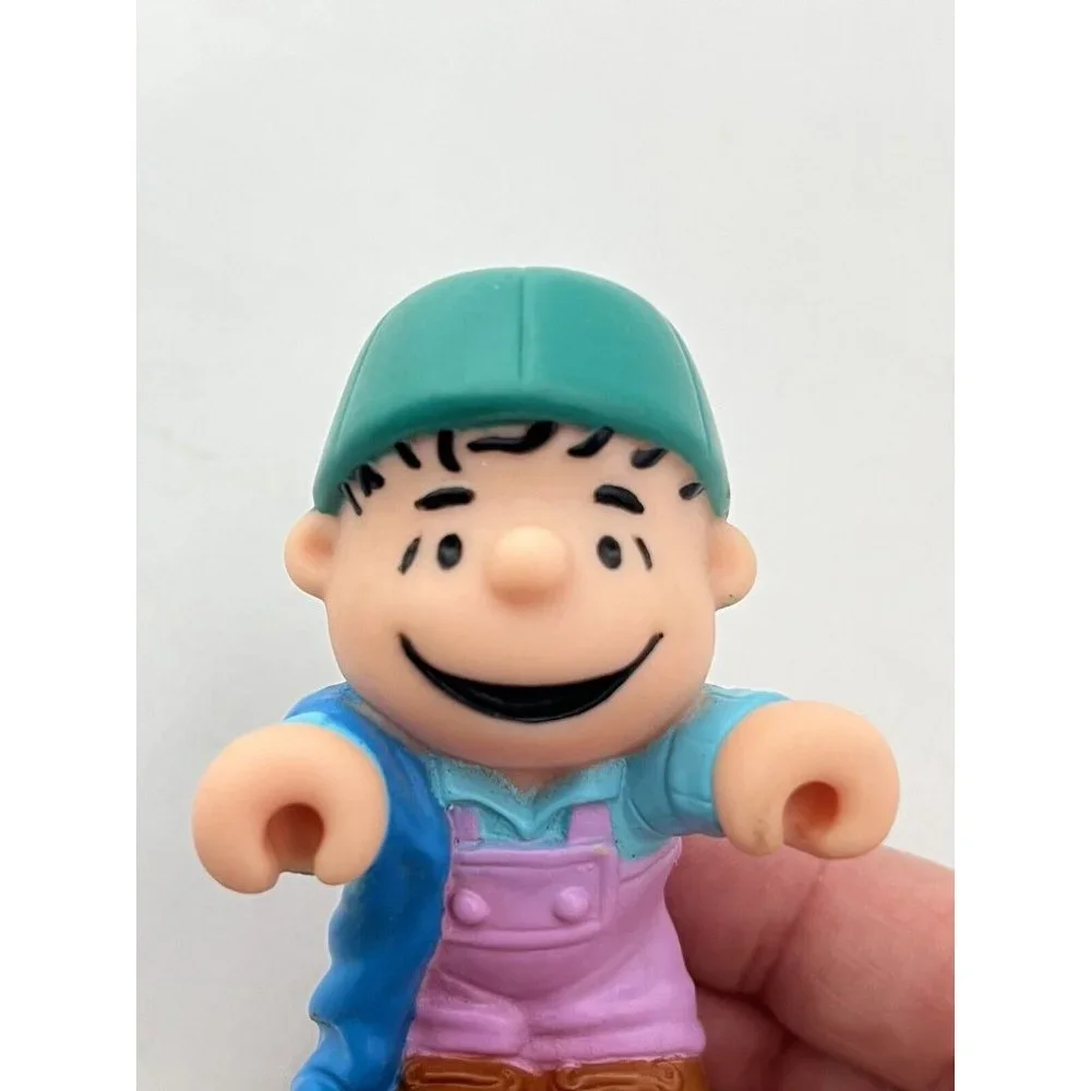 Vintage 1989 McDonalds Peanuts Snoopy Farm Linus Figure